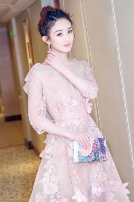 你是否拥有“幼稚脸”，要看脸上有没有这5个特征，第3个很难得