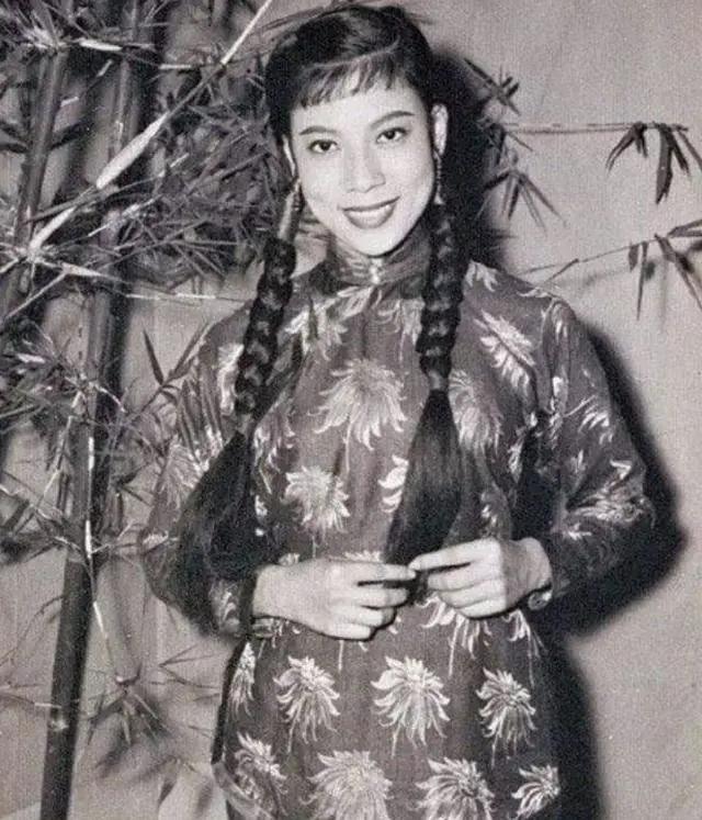 还记得“神婆专业户”罗兰吗?85岁的她如今过得怎么样