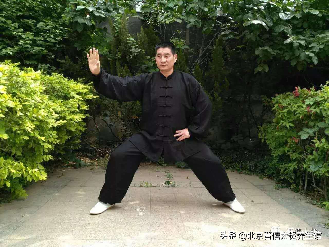 正确的松腰骨姿势,松腰小窍门