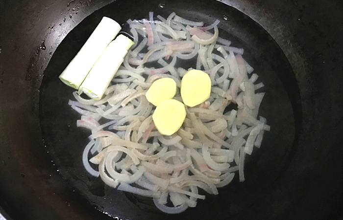 猪皮冻怎么做得很q弹,做猪皮冻的比例和时间