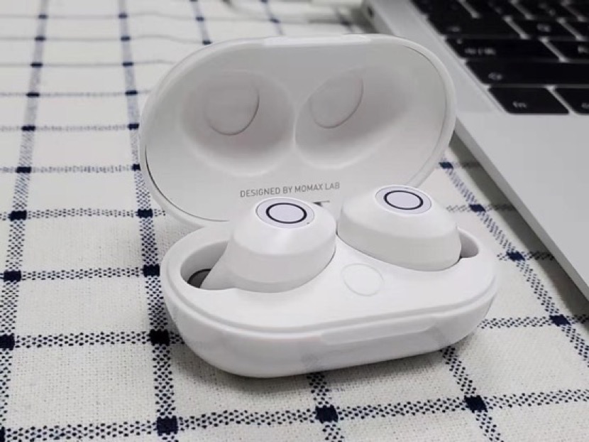 MOMAX首款TWS耳机PILLS上手体验便捷小巧续航给力