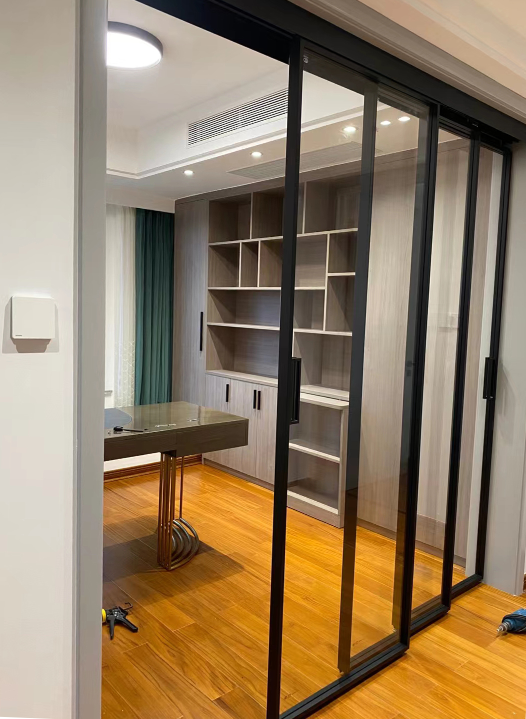 一门到顶房门套效果图,一房一厅隐形门效果图