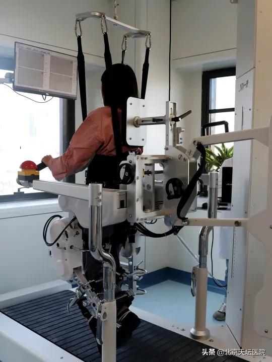 外骨骼、VR、脑机……看看不一样的康复科