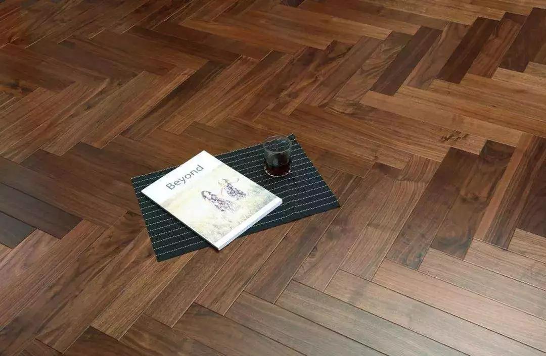 黑胡桃木实木地板什么档次,北美黑胡桃木地板多少钱一平