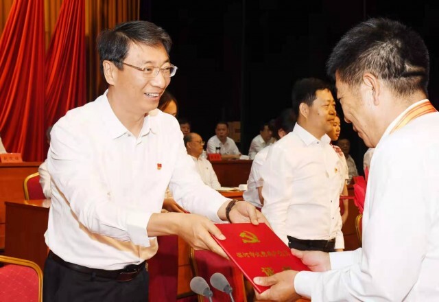 两优一先获得者先进事迹学习会议,2022两优一先表彰大会主持词