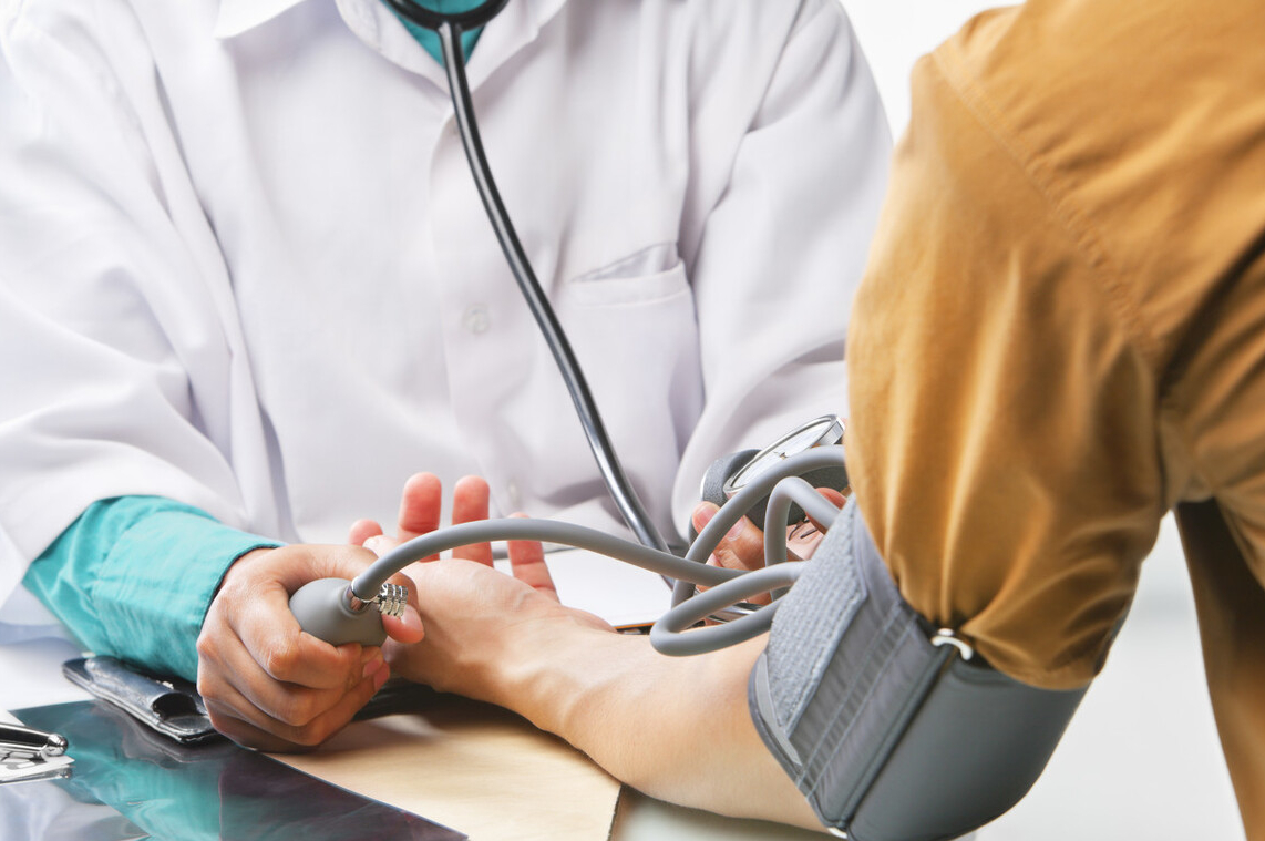 普通高血压患者应降至多少以下,高血压危险因素的分组标准