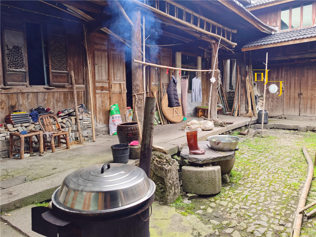 余姚四明山农家乐跟团游有吗,余姚市四明山高山布依农家乐