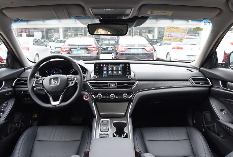 售价16.98-23.78万元的雅阁怎么选,十多万公里的18款雅阁值得买吗