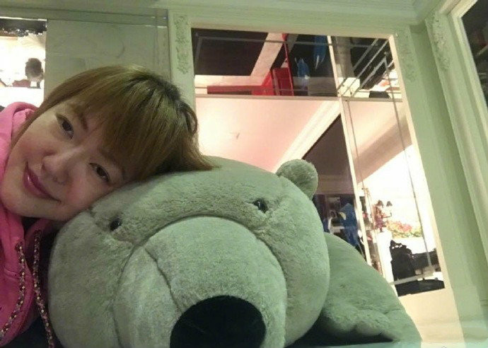 自曝“房中秘事”，醉了乱剪头发，40岁综艺女王还有哪些癖好？