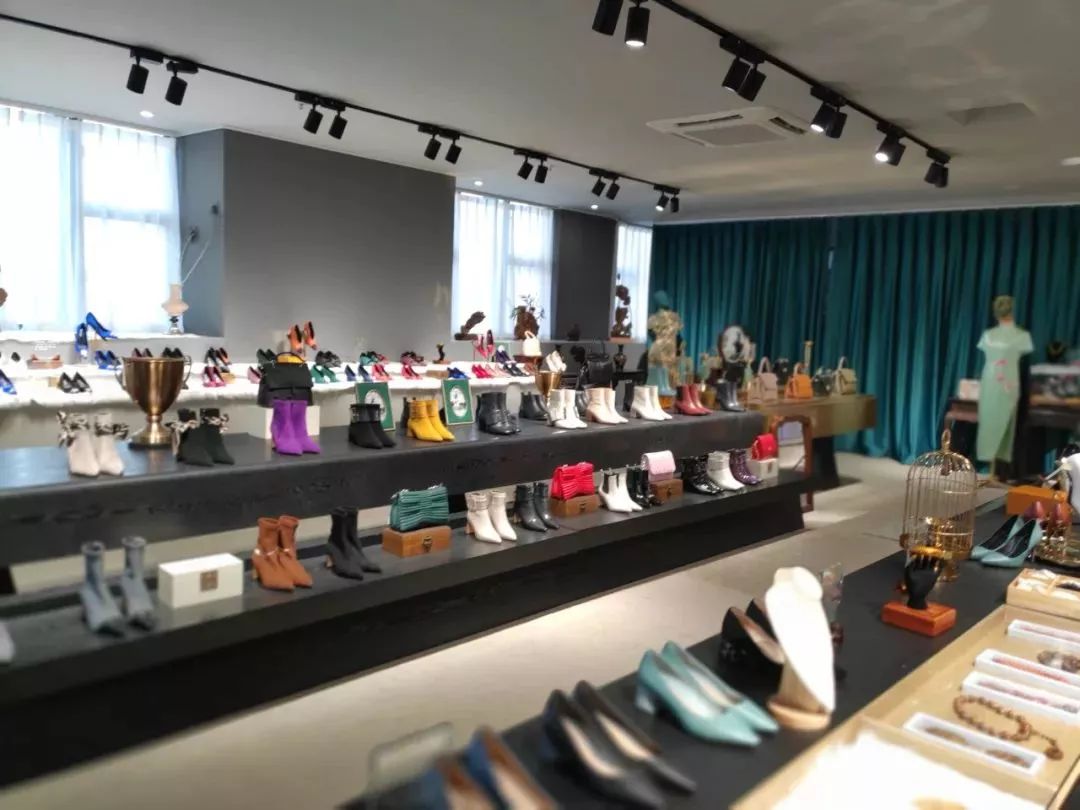 康奈女鞋和红蜻蜓女鞋哪个好,红蜻蜓男鞋和康奈男鞋哪个好