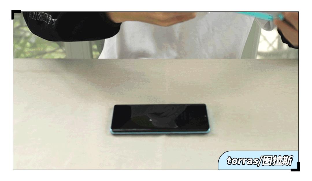 曲面屏贴膜有气泡白边怎么处理,曲面屏钢化膜边缘贴有白边怎么办