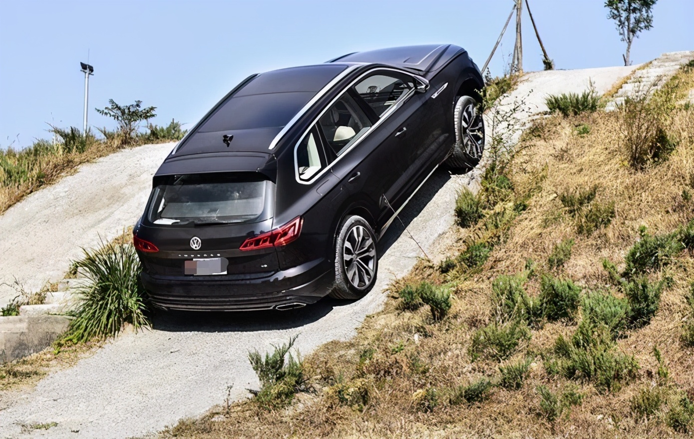 60万买了一辆大众途锐,68万提了宝马