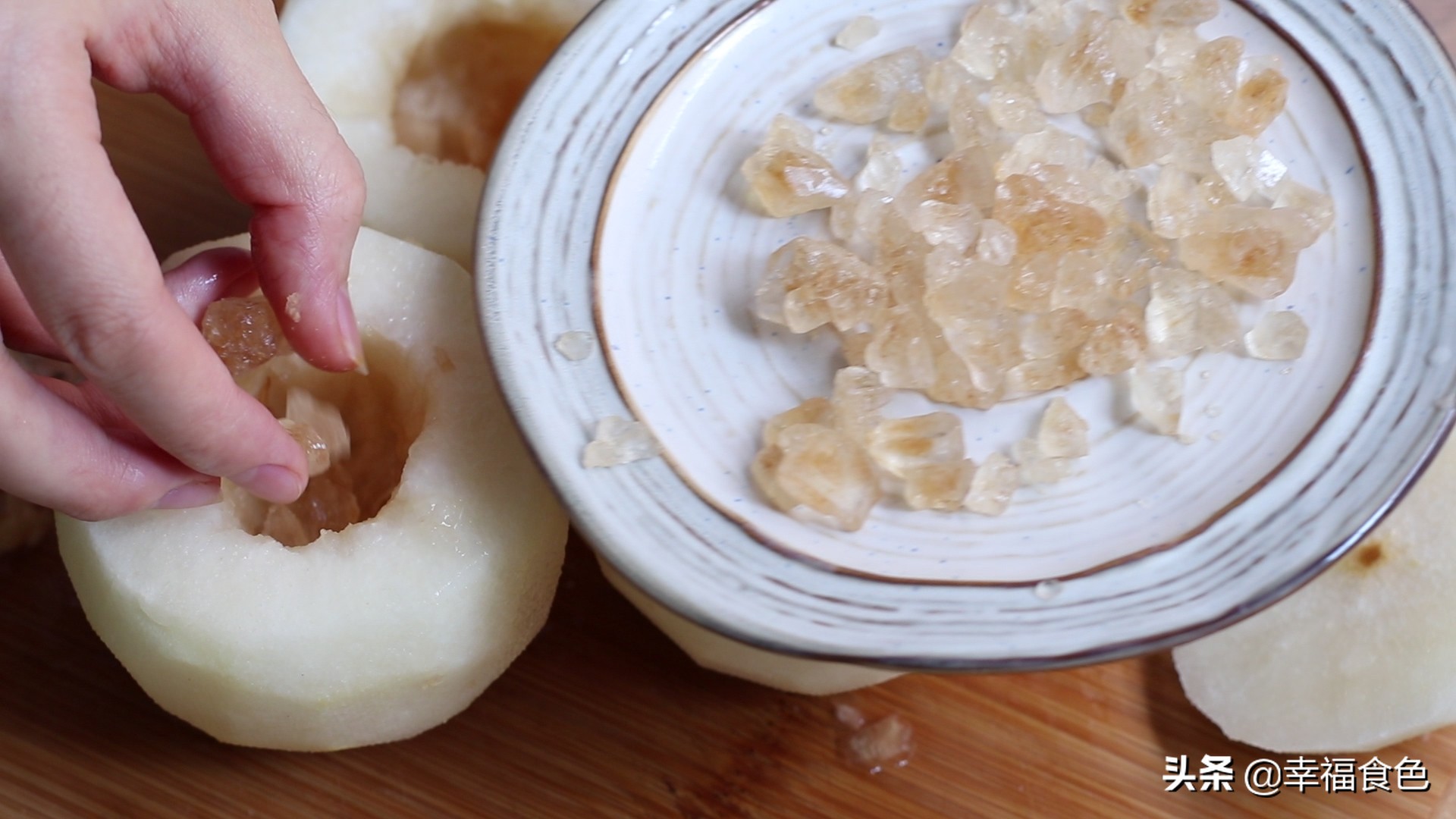 不用锅的冰糖雪梨怎么做,煮冰糖雪梨的正确做法视频