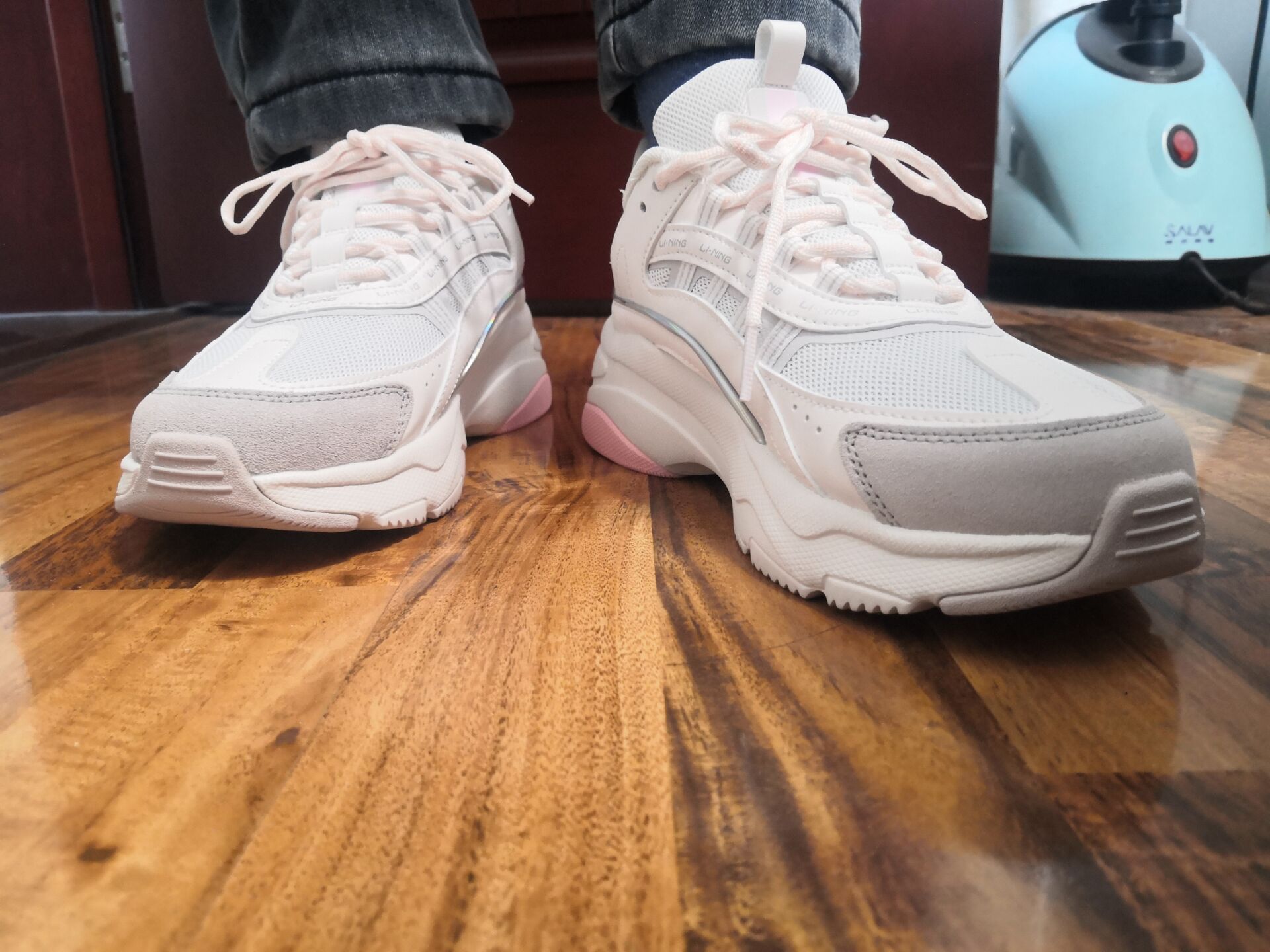 李宁极光风行鞋,李宁极光风行v2