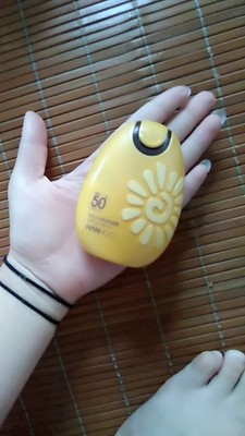 了解皮肤怎么推荐护肤品,皮肤油腻毛孔粗大用什么护肤品