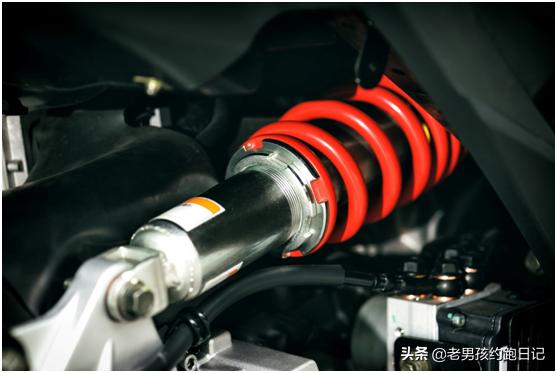 目前最火踏板车摩托车,现在最火的几款城市代步小踏板