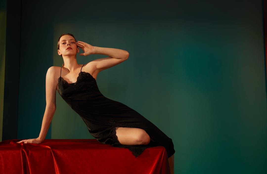 H＆M将关闭170家门店；香奈儿前中国运营官加入拼多多