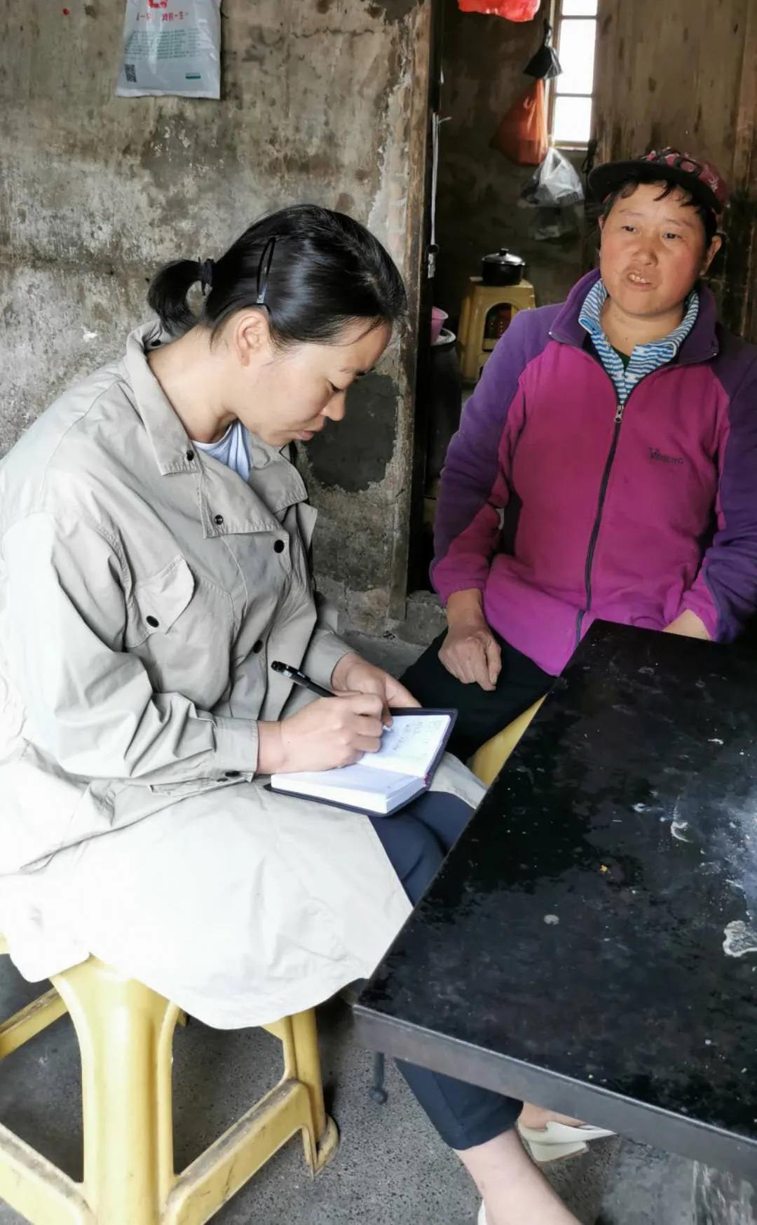 省城下来的实在人——记贵州纳雍左翼河社区第一书记黄瑾