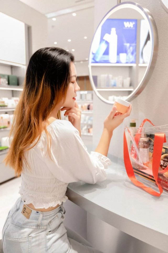 壹方城购物中心彩妆,壹方城网红化妆店