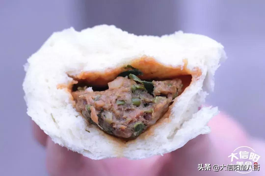 探店：信阳这家十年无名包子铺，据说排队到腿软也要吃？