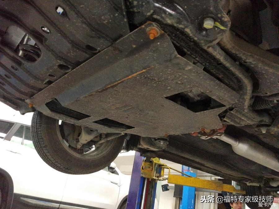 发动机护板可以保护哪些部件,发动机下护板安全吗