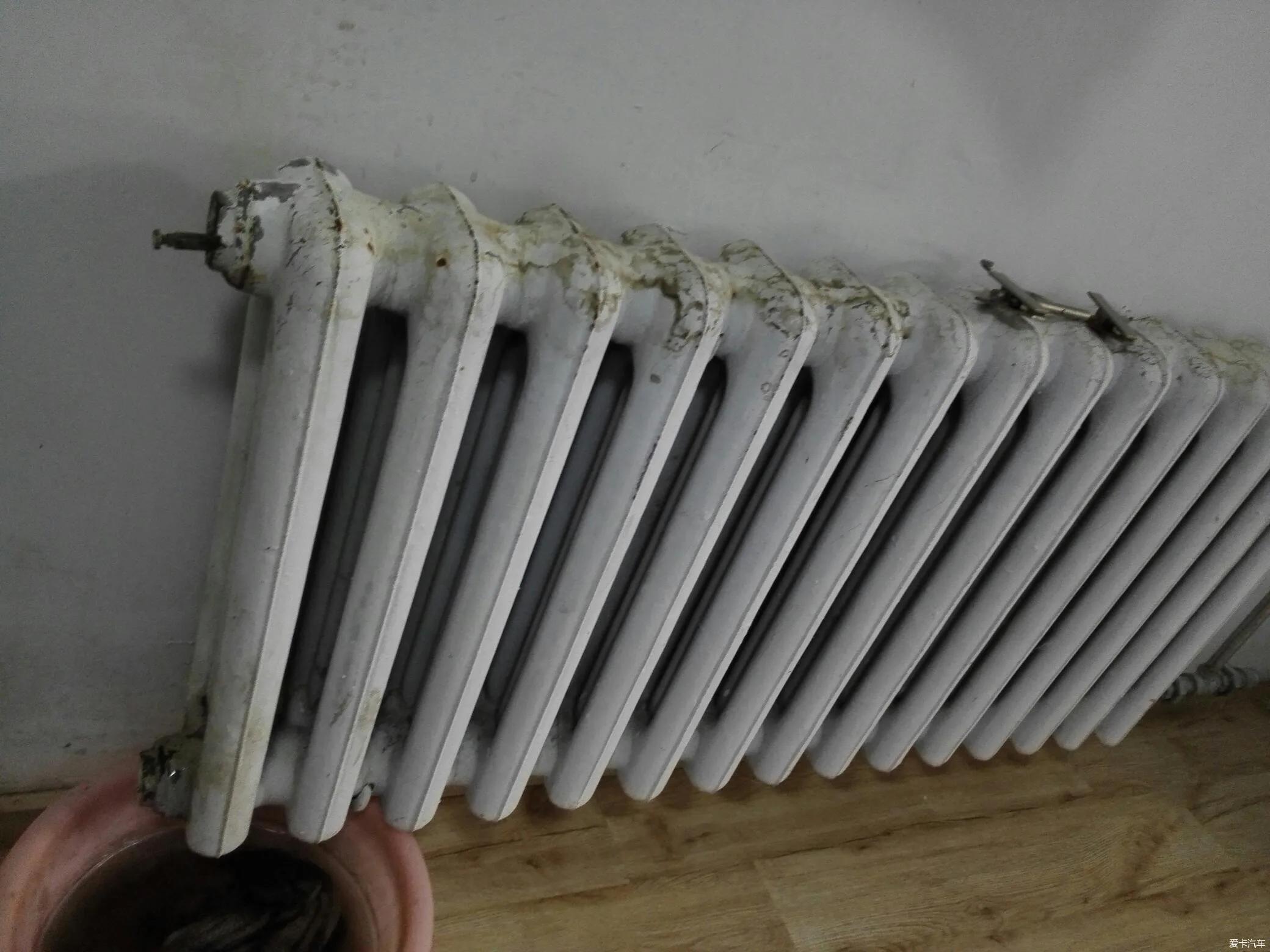 暖气片冻了咋办,暖气片一段时间不用冻住了怎么办