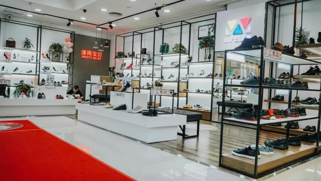 准大学生们！请收下来自郑州百货大楼的开学大礼包