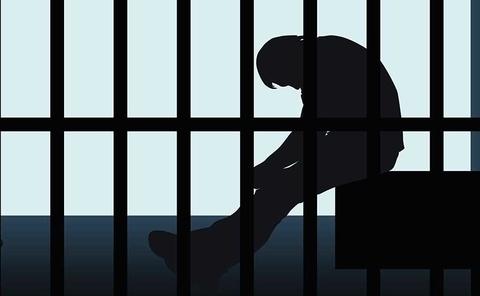 一男子假扮女性骗一个男人几百万,英国一男子被骗