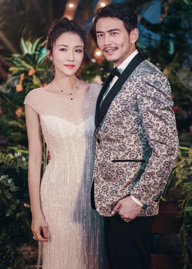 杨烁上节目说拟好离婚协议财产全给老婆，怎么那么多网民说好尬？