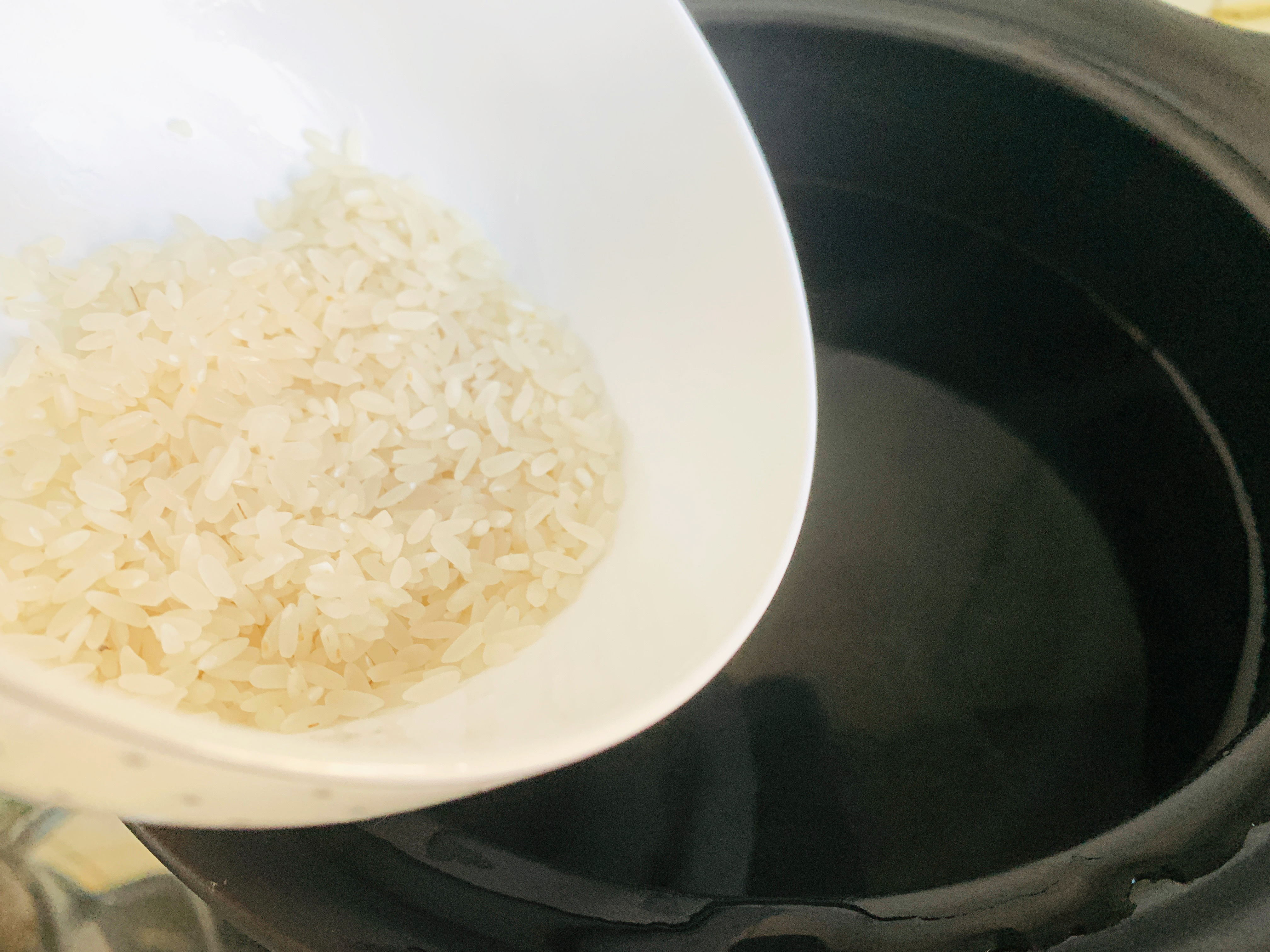 新砂锅别急着用，质量再好不开锅也易裂，开锅养护，使用寿命更长