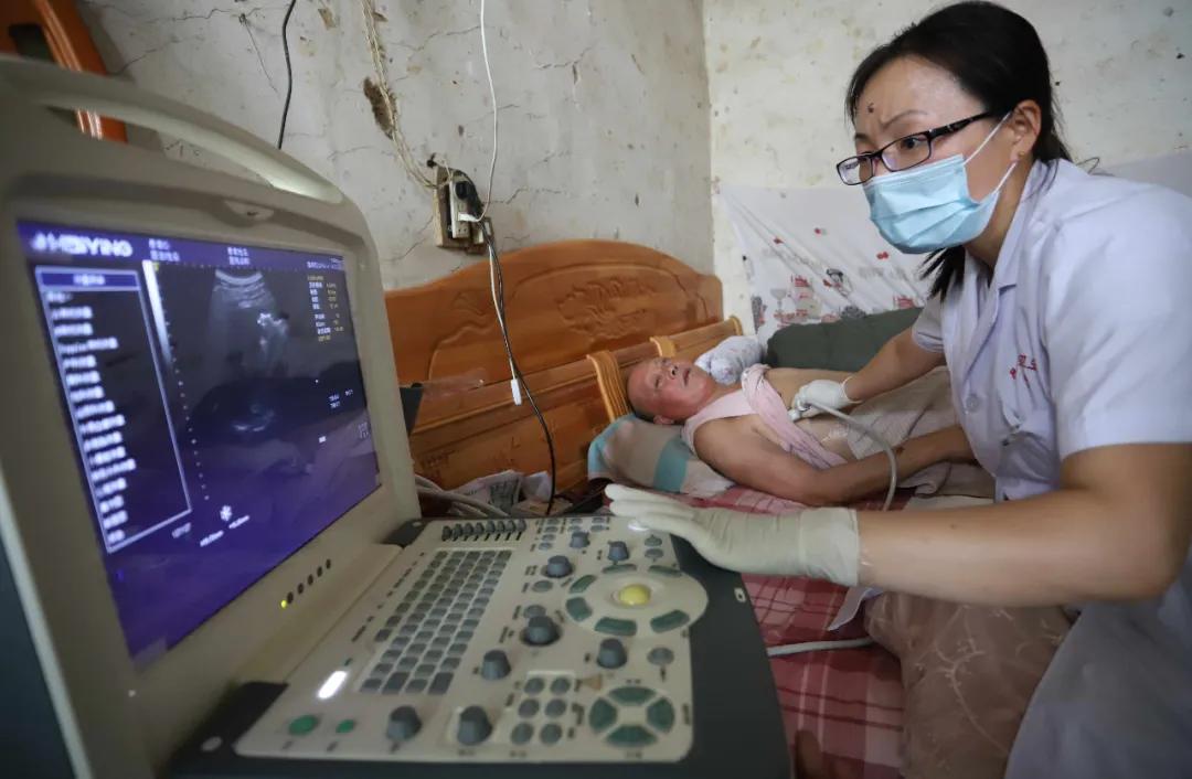 织密乡村医疗卫生体系网,织密基层妇幼健康保障网