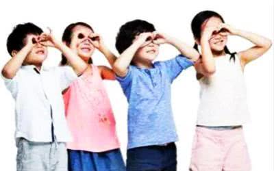 给孩子滴眼药水，千万要注意