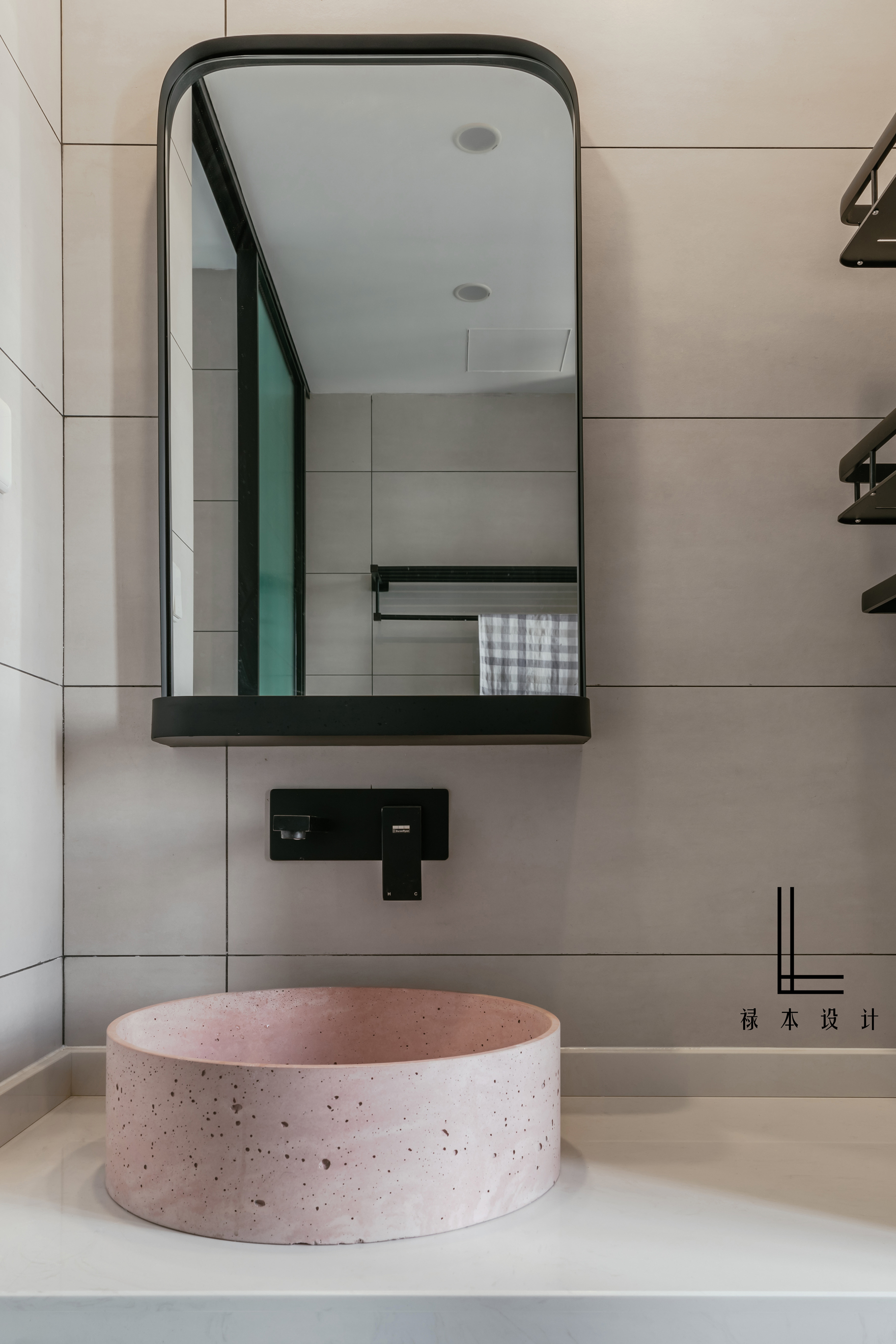 「天空城」住着你和我的城像天空，我在最高的高处摆好了筵席