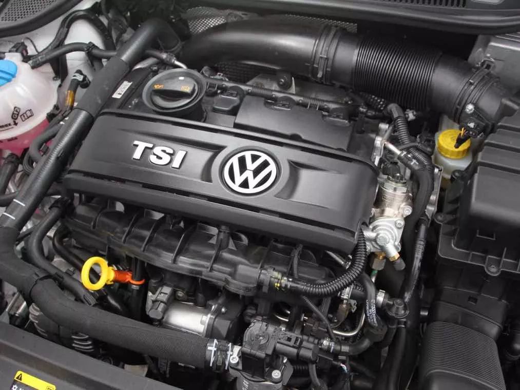 年轻人第一台车选大众菠萝怎么样,沉浸式体验老款大众菠萝