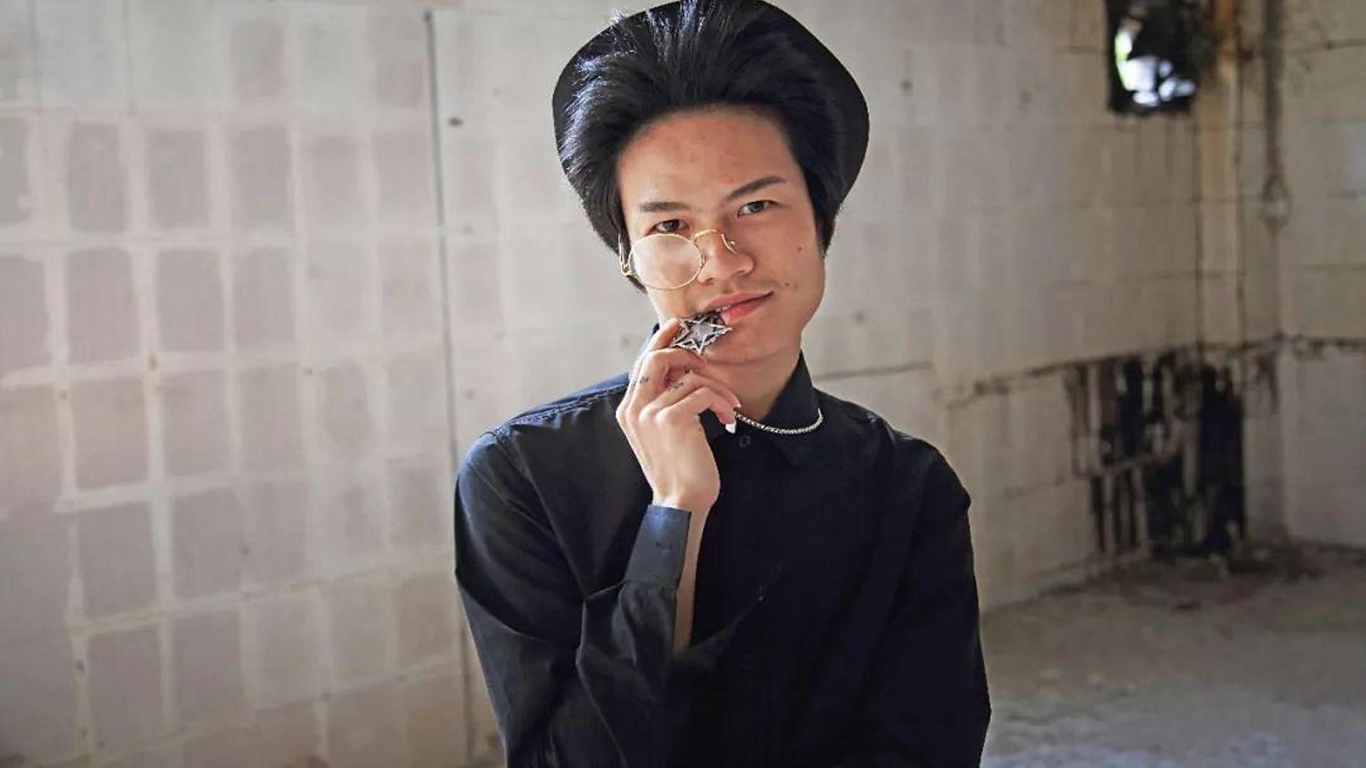 杀马特教父罗福兴多年前的照片,杀马特11岁少年现状