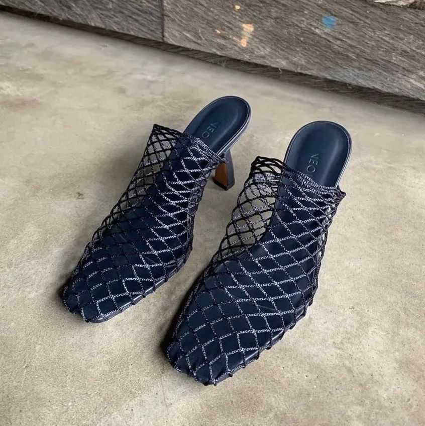 今年最火的4款凉鞋清爽又时髦,一双土到极致的凉鞋就是潮