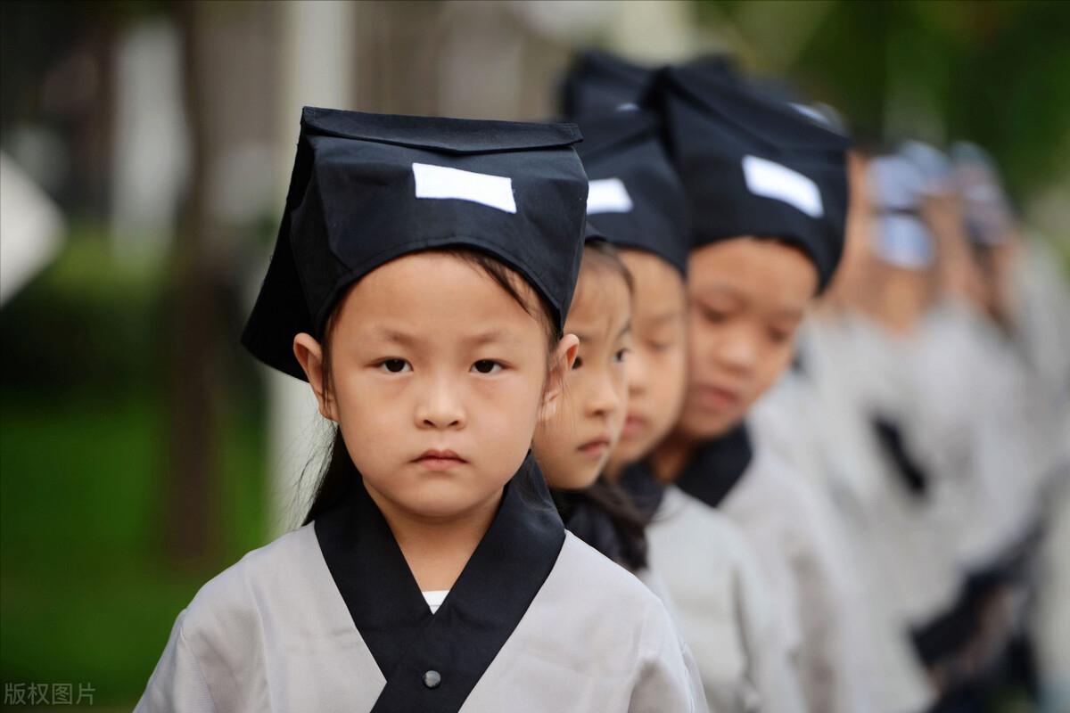 读《毛主席与资治通鉴》有感：现代“大师”为什么写不好诗歌