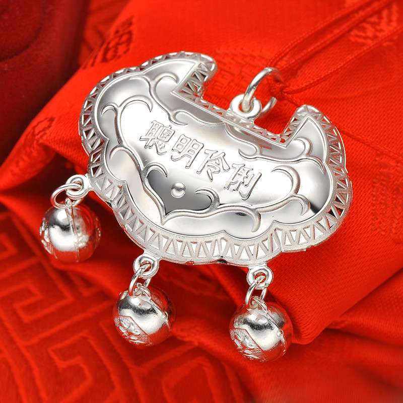 农村家庭办满月酒的“三大习俗”祭祖报喜是首要，必备红鸡蛋