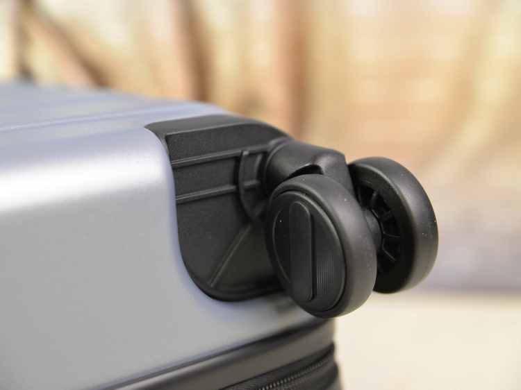 90分七道杠旅行箱体验：商旅两用，推拉更轻松