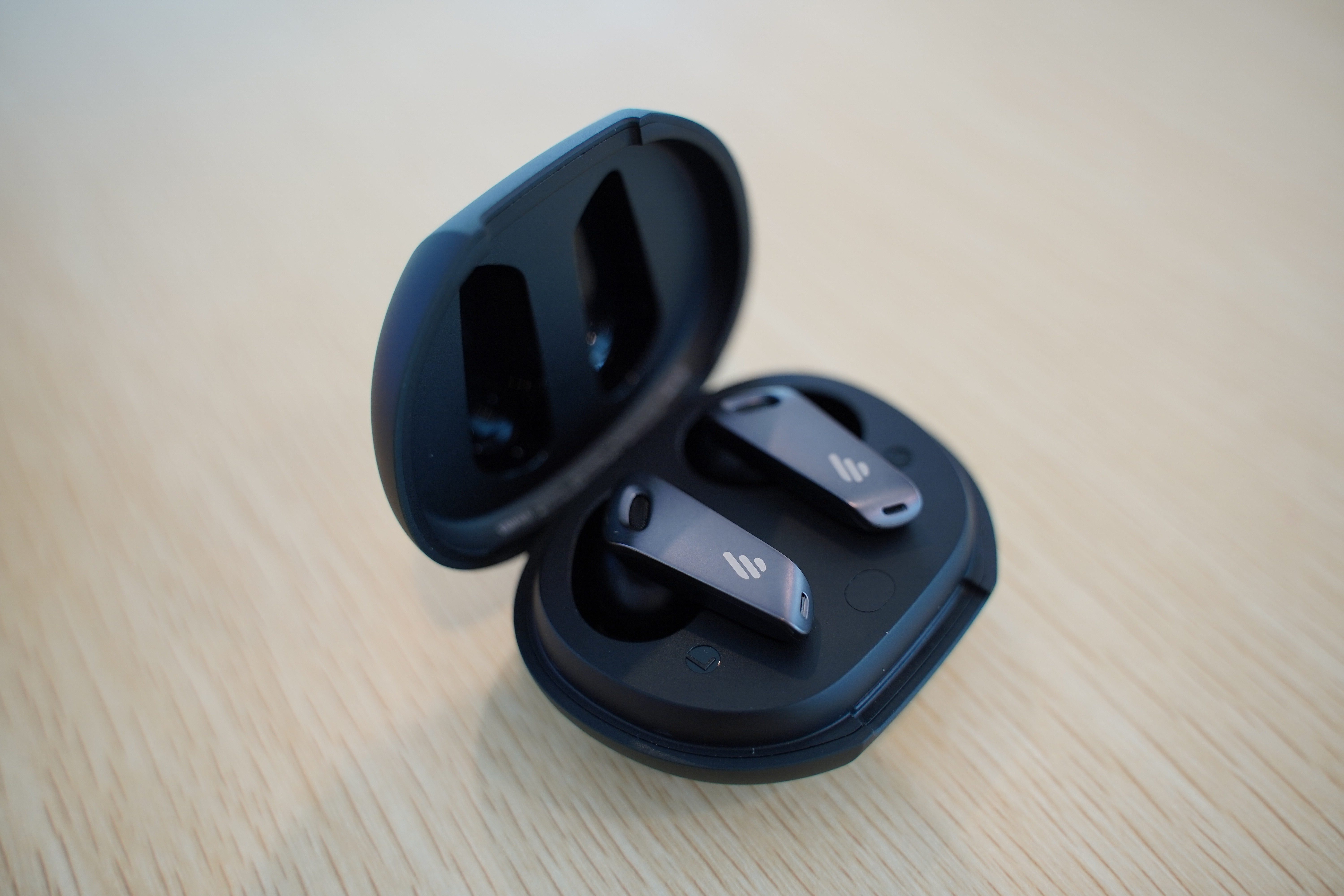 华为freebuds4e与漫步者neobudspro,漫步者NeoBudsPro真无线蓝牙耳机