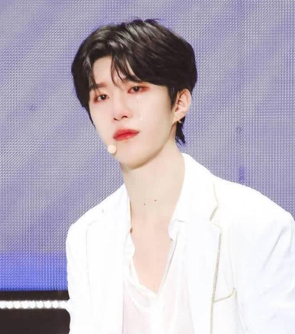 粉丝变成私生饭,边伯贤粉丝变成私生饭