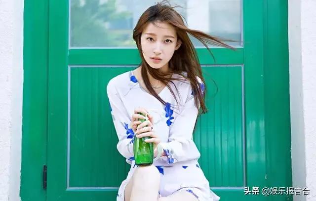 马凡舒首次主持天下足球,央视足球主持马凡舒