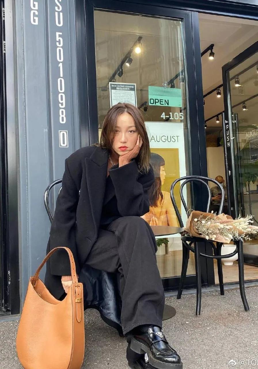 一身衣服飙300w,背爱马仕演穷女孩?国民初恋的人设太扯了…