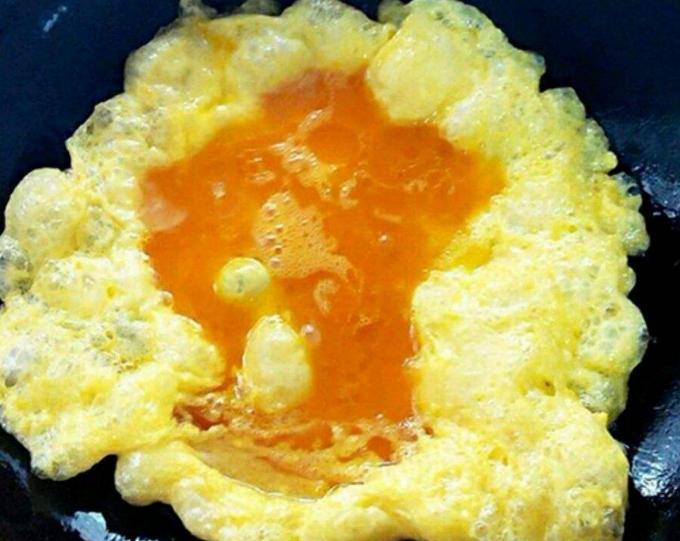 为什么我做的蛋炒饭是黏糊糊的,为啥蛋炒饭做得这么粘