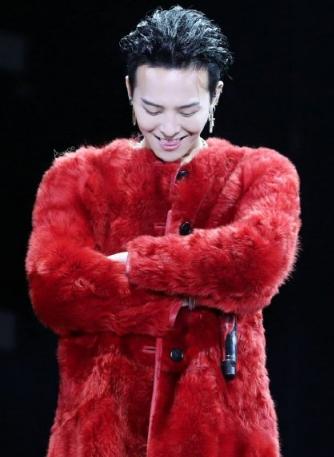 jennie六大女刊全满贯,韩国女爱豆人气前十名jennie