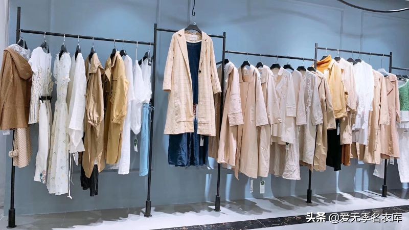 怎么找厂家直销衣服货源,批发服装网上哪里进货最好