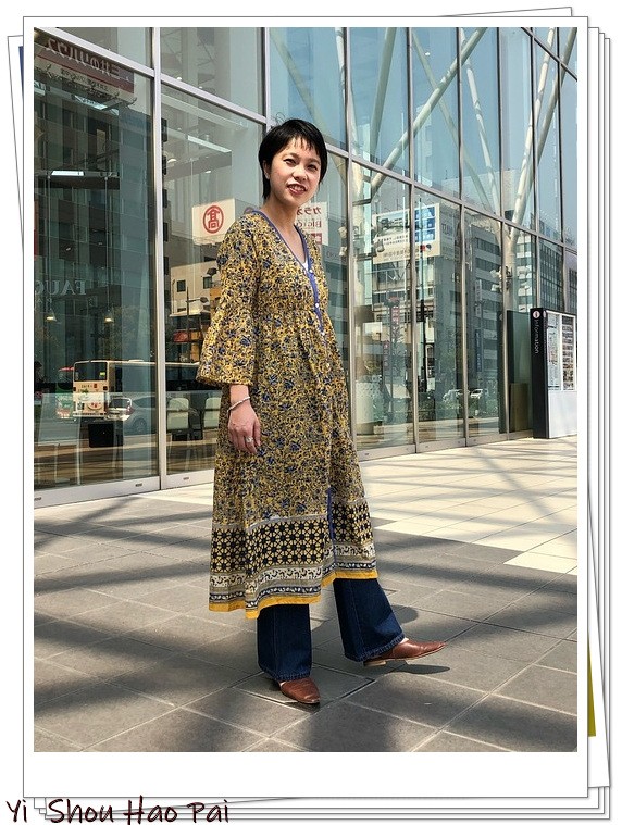 女星喇叭牛仔裤搭配,风衣搭配喇叭牛仔裤