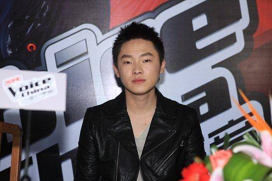 鸟巢演唱会门票3分钟被抢购一空，他入围“最帅面孔”实至名归