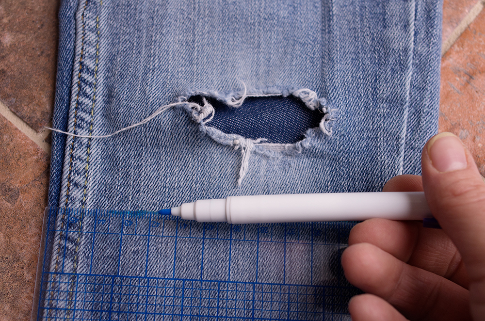 牛仔裤破怎么缝教程,牛仔裤弄破边怎样弄