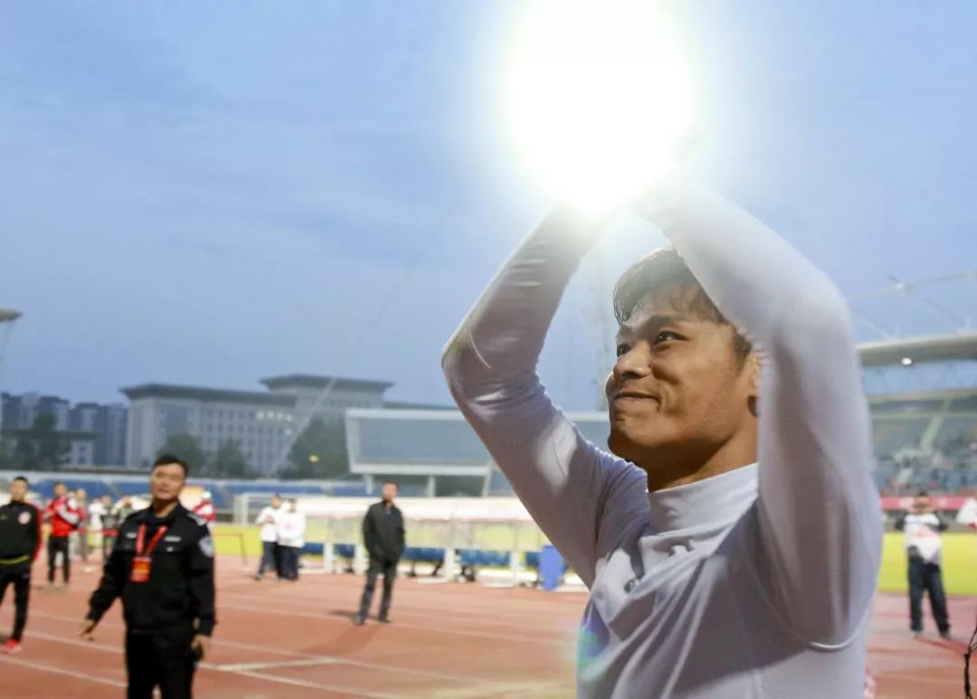 足球报|专访杜震宇：小时候学球一个月就12块钱没留洋遗憾终身